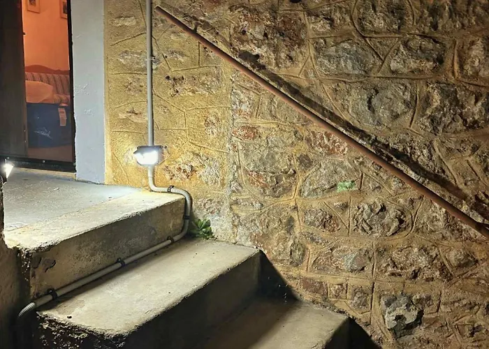 Το Σπίτι Του Καντήλα 펜션 Leonídion