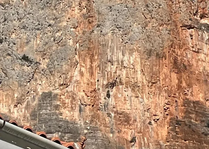 Το Σπίτι Του Καντήλα 펜션 Leonídion